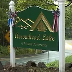 Lakefront!!! 4Br/3Ba , Sauna, Private Dock, Boat..