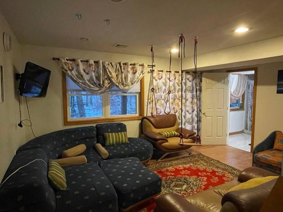 Lakefront!!! 4br/3ba , Sauna, Private Dock, Boat.. Arrowhead Lake