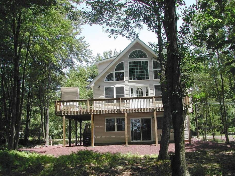 Lakefront!!! 4br/3ba , Sauna, Private Dock, Boat.. *